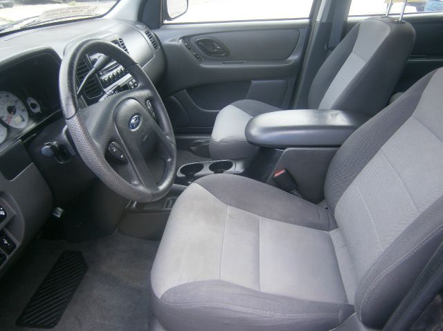 Ford Escape 2003 photo 2