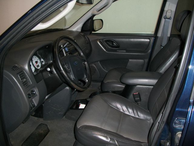 Ford Escape 2003 photo 1