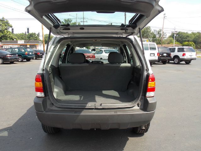 Ford Escape 2003 photo 1