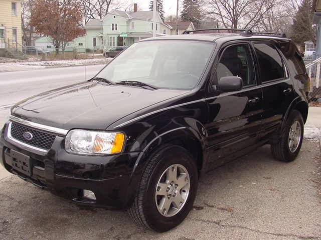 Ford Escape 2004 photo 1