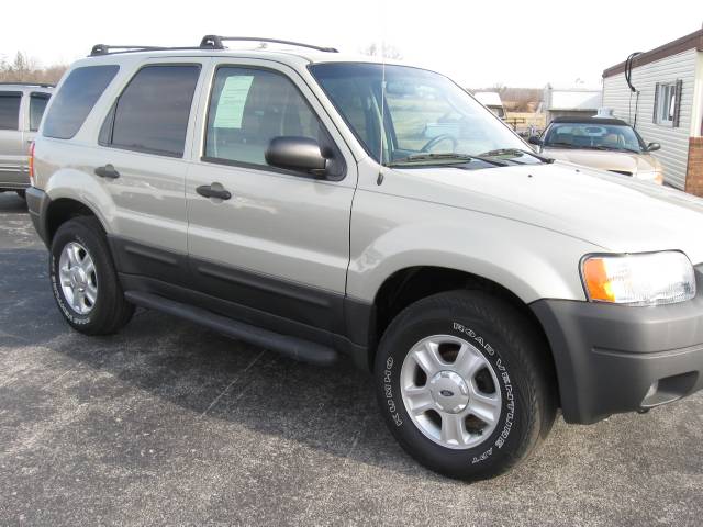 Ford Escape 2004 photo 1