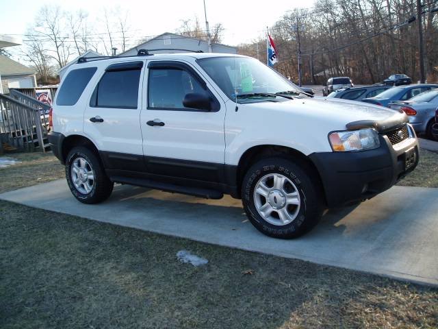 Ford Escape 2004 photo 1