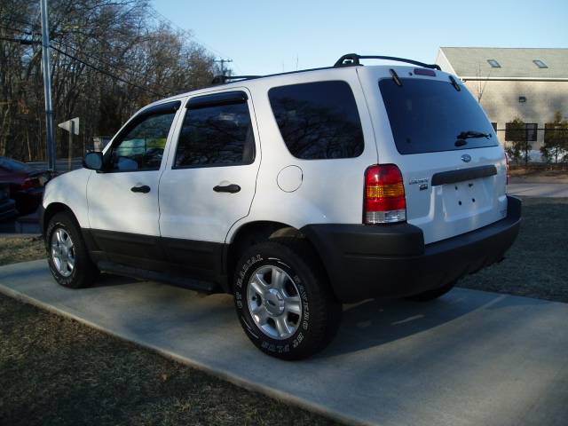 Ford Escape 2004 photo 3