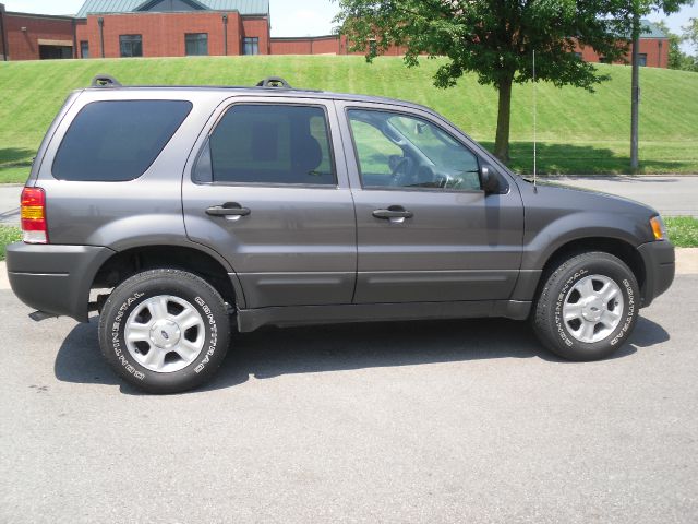 Ford Escape 2004 photo 1