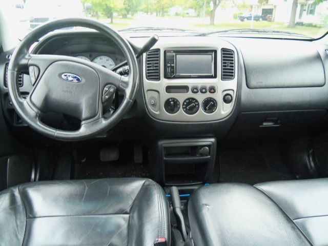 Ford Escape 2004 photo 3