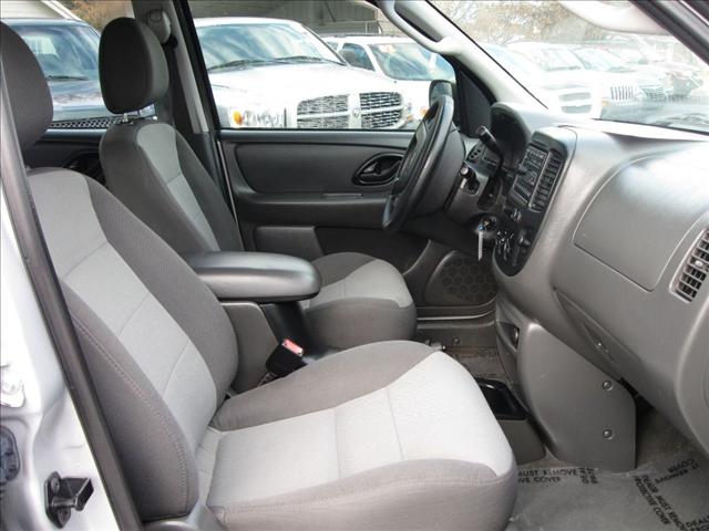 Ford Escape 2004 photo 4