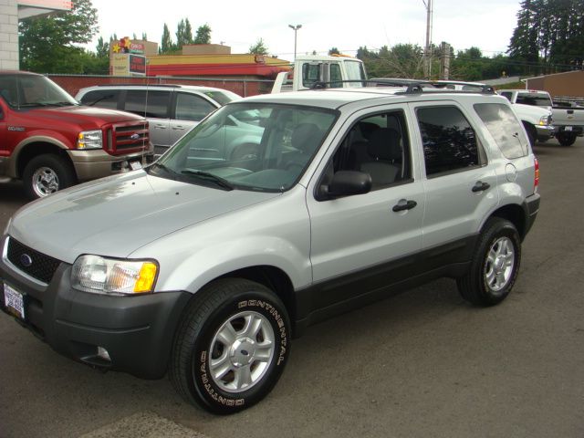 Ford Escape 2004 photo 1