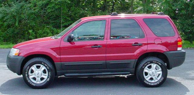 Ford Escape 2004 photo 1