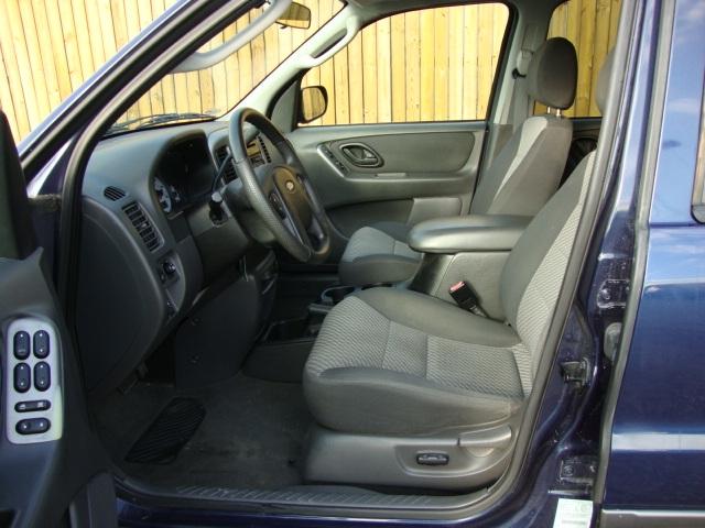 Ford Escape 2004 photo 4