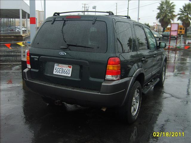 Ford Escape 2004 photo 1