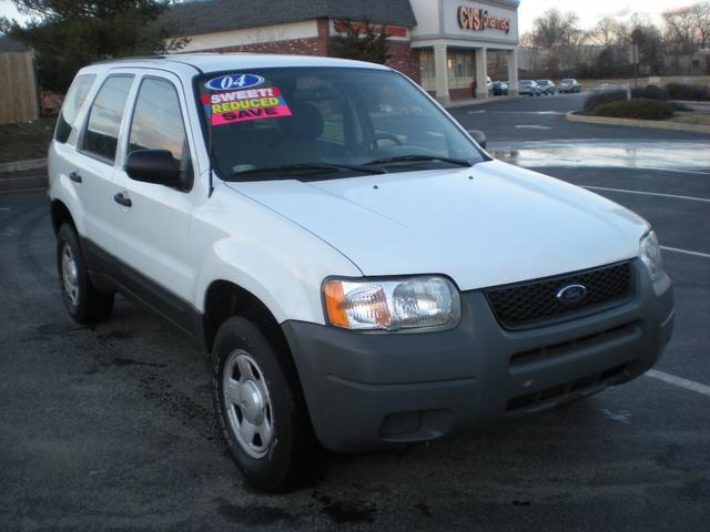 Ford Escape 2004 photo 2