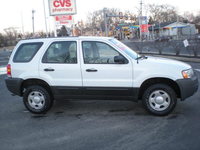 Ford Escape 2004 photo 3