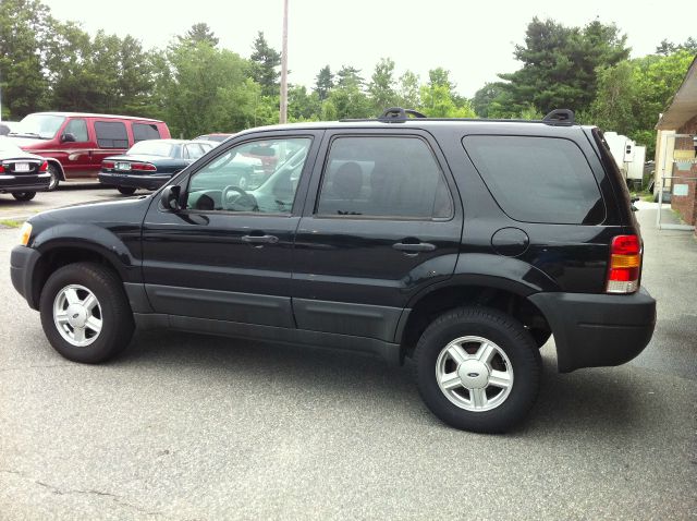 Ford Escape 2004 photo 2