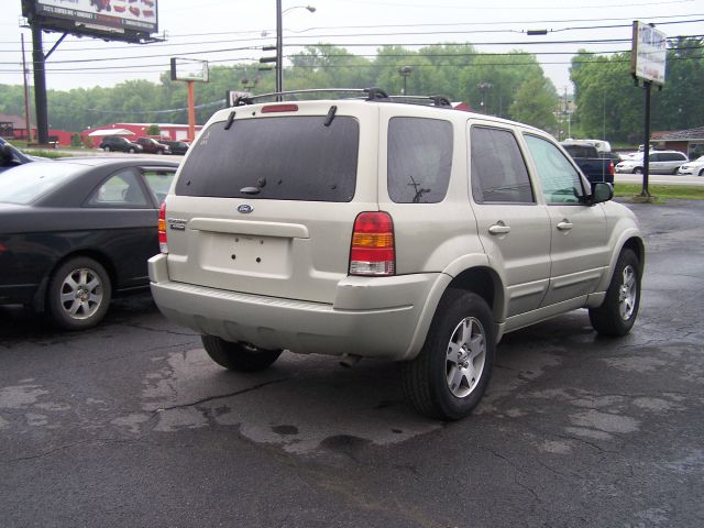 Ford Escape 2004 photo 2