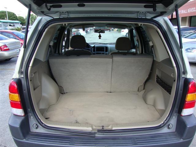 Ford Escape 2004 photo 3