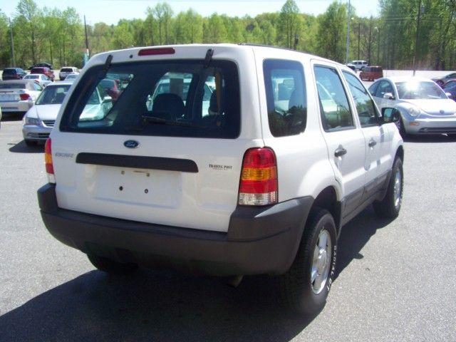 Ford Escape 2004 photo 1