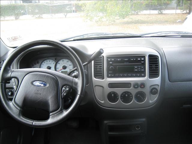 Ford Escape 2004 photo 4