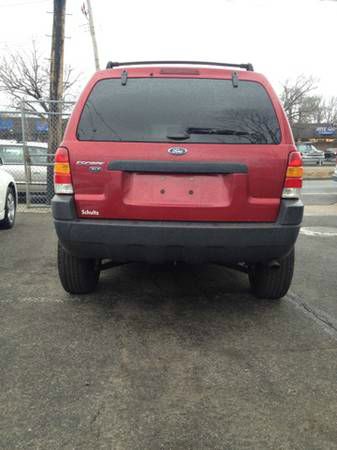 Ford Escape 2004 photo 2