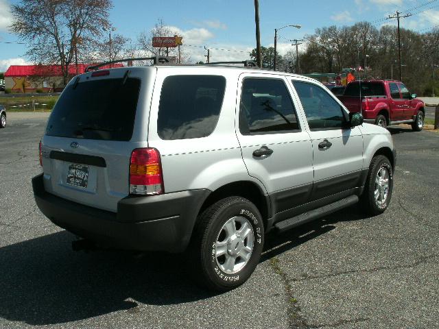 Ford Escape 2004 photo 1