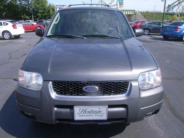 Ford Escape 2004 photo 2