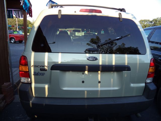 Ford Escape 2004 photo 1