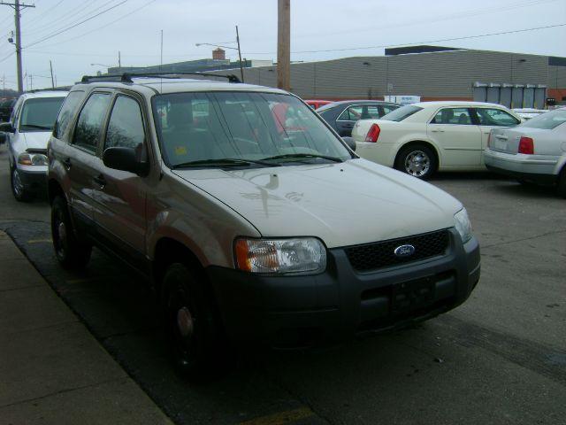 Ford Escape 2004 photo 2