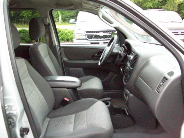 Ford Escape 2004 photo 4