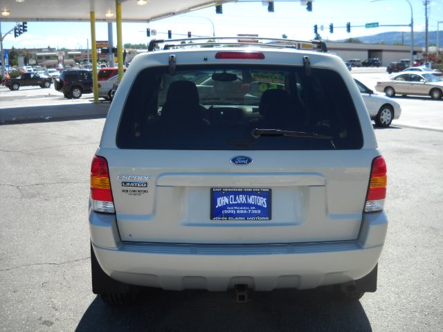 Ford Escape 2004 photo 1