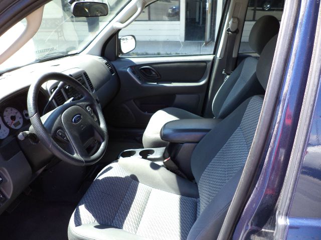 Ford Escape 2004 photo 3