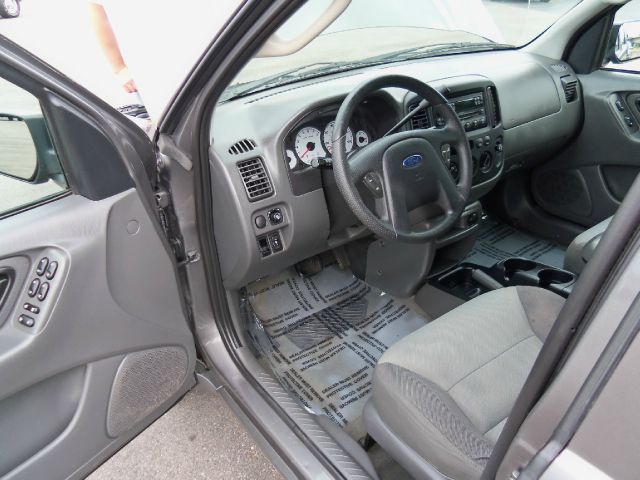 Ford Escape 2004 photo 1