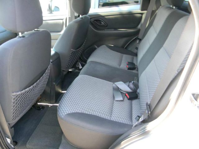 Ford Escape 2004 photo 1