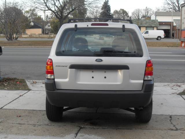 Ford Escape 2004 photo 2