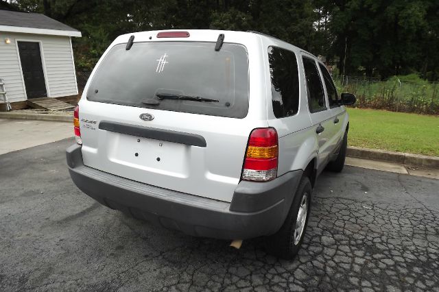 Ford Escape 2004 photo 1