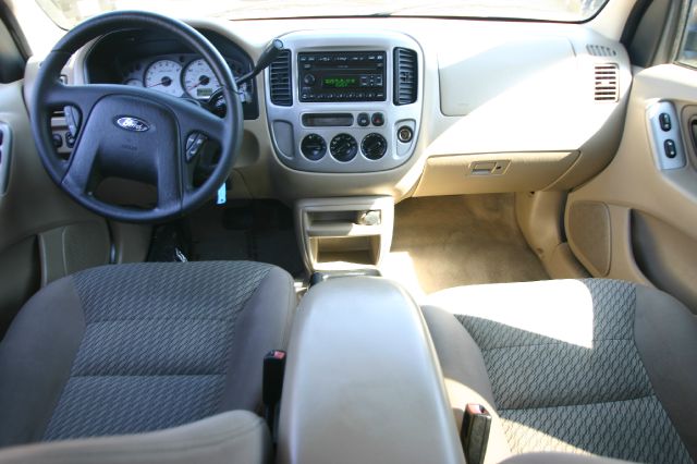 Ford Escape 2004 photo 4