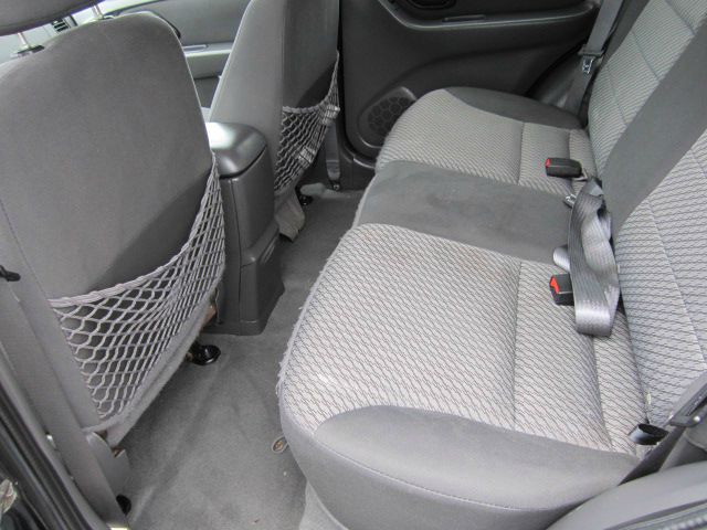 Ford Escape 2004 photo 19