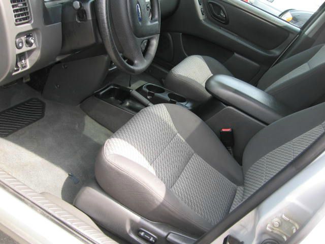 Ford Escape 2004 photo 4