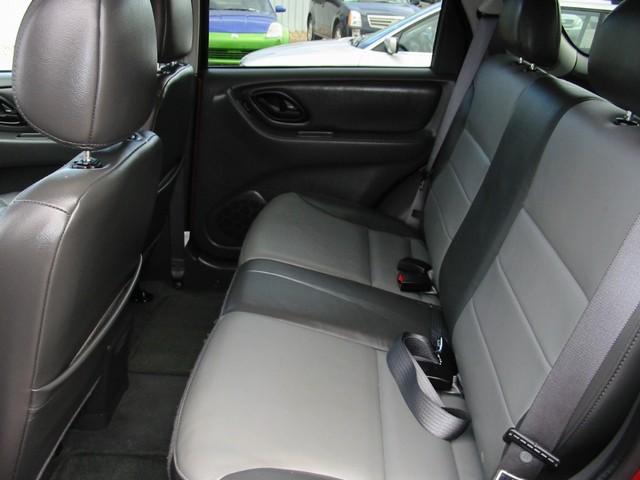 Ford Escape 2004 photo 2