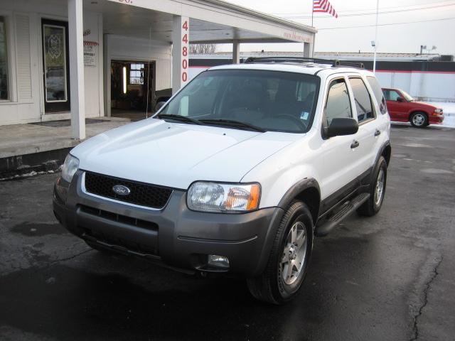 Ford Escape 2004 photo 1