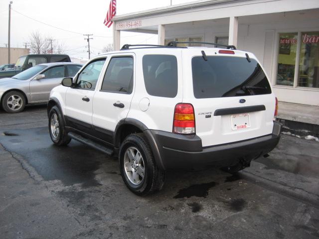 Ford Escape 2004 photo 3