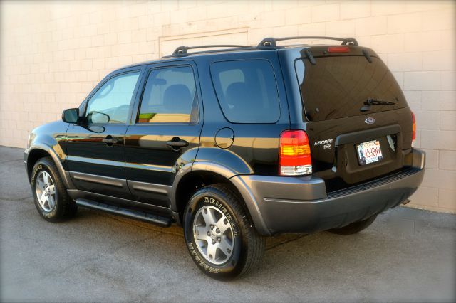 Ford Escape 2004 photo 2