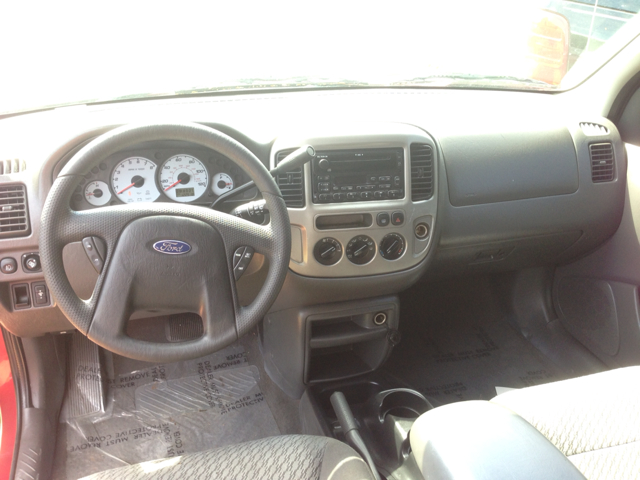 Ford Escape 2004 photo 3