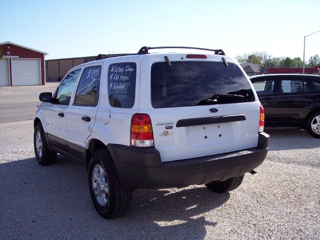 Ford Escape 2004 photo 2