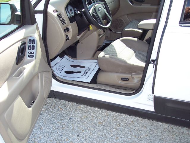 Ford Escape 2004 photo 6