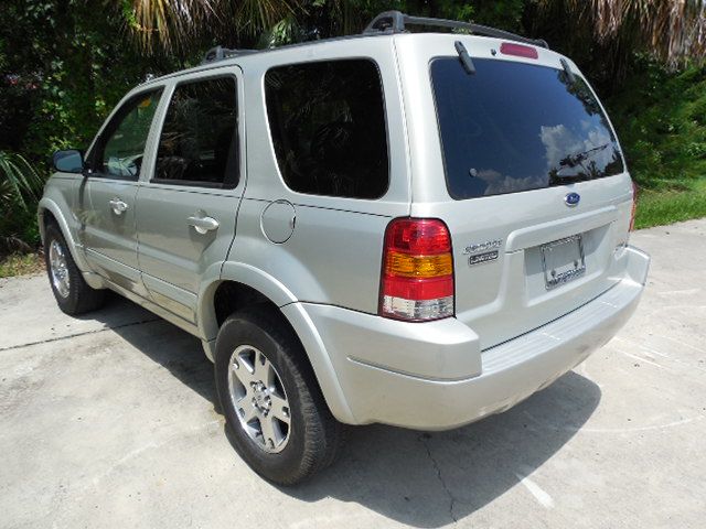 Ford Escape 2004 photo 1