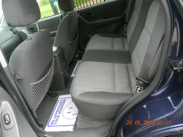 Ford Escape 2004 photo 1