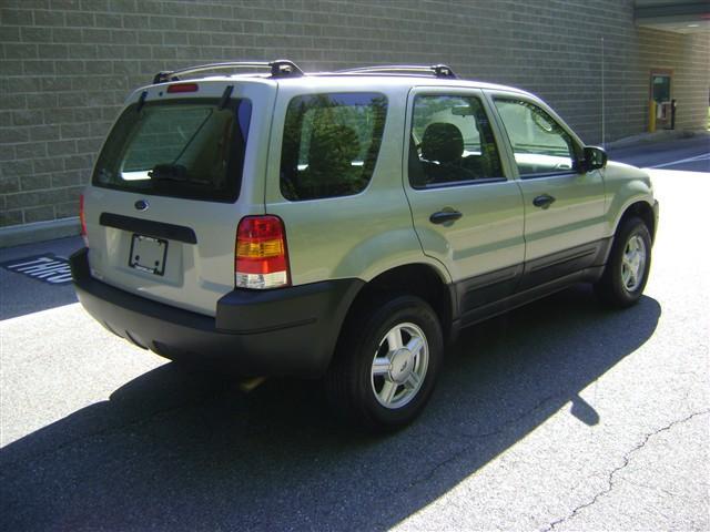 Ford Escape 2004 photo 1