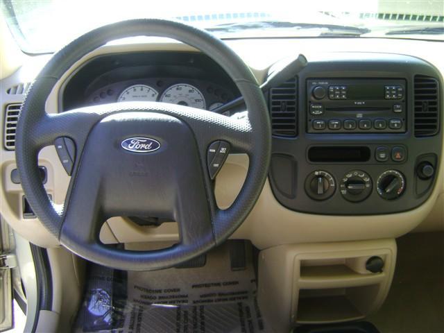 Ford Escape 2004 photo 3