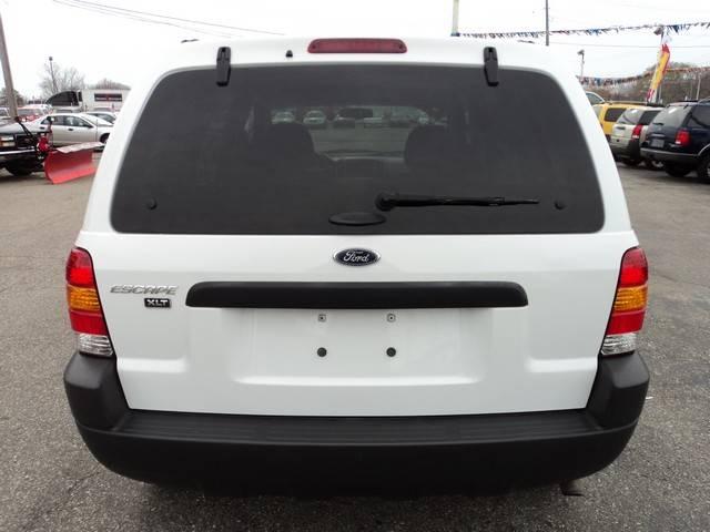 Ford Escape 2004 photo 2