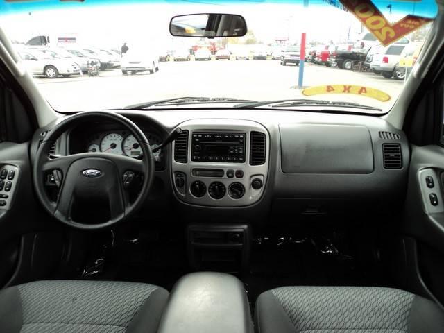 Ford Escape 2004 photo 4