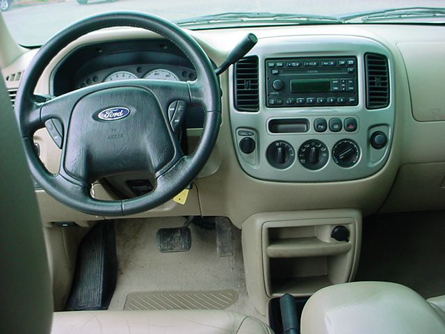 Ford Escape 2004 photo 3